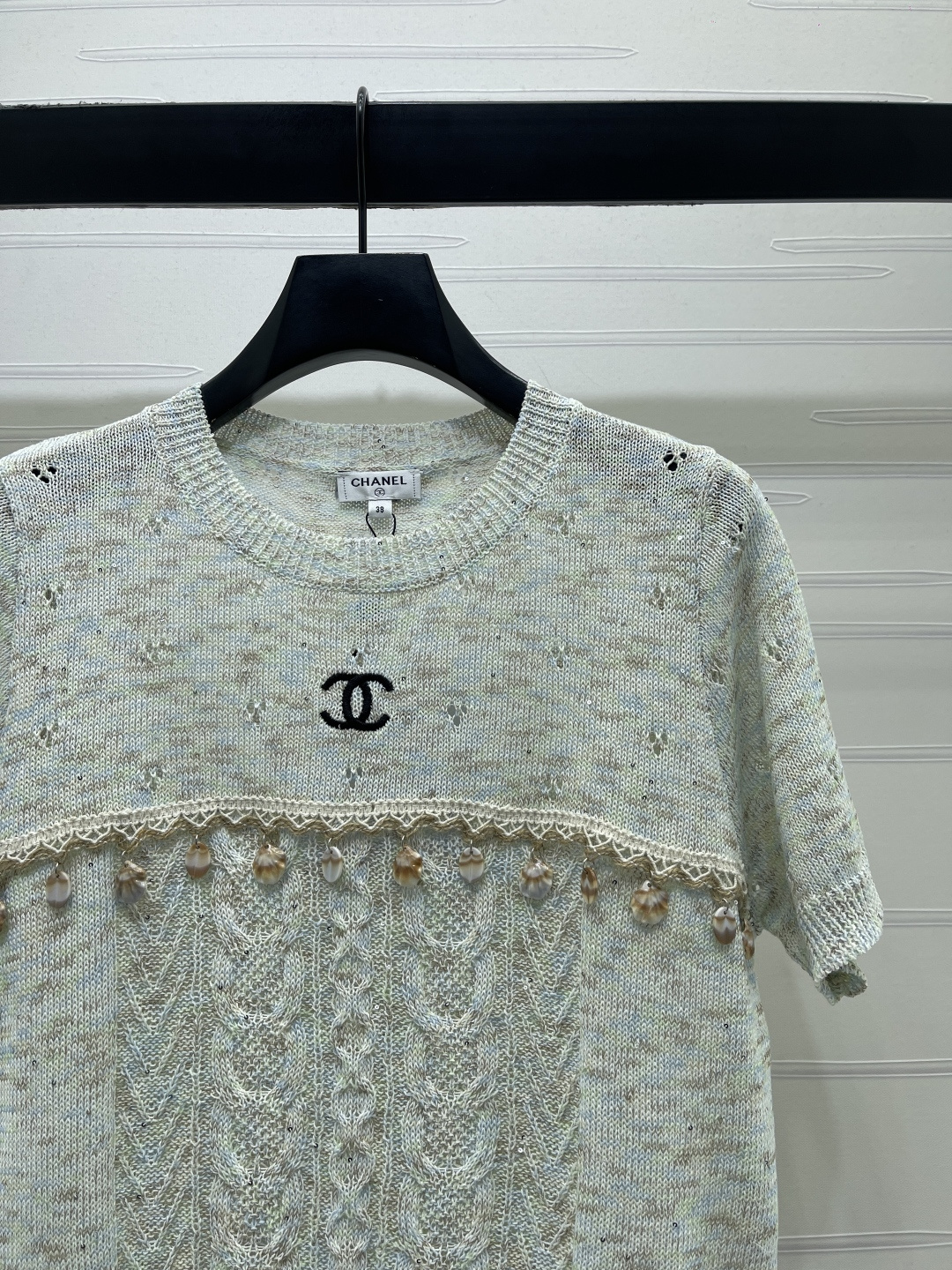 [TOP] CHANEL Shell Tassel Round Neck Knit T-shirt - Beige