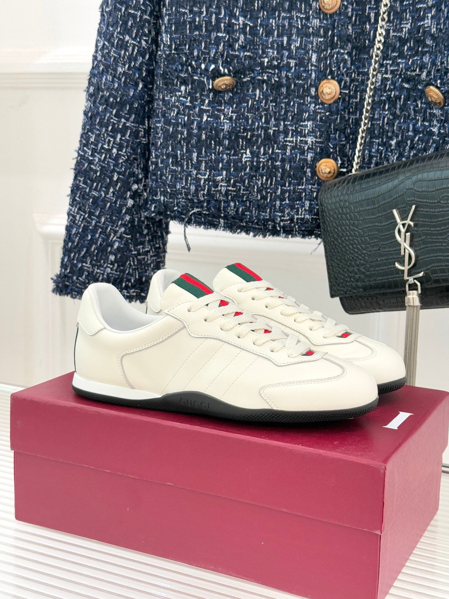 [TOP] GUCCI Sneaker - White - 711 Luxury