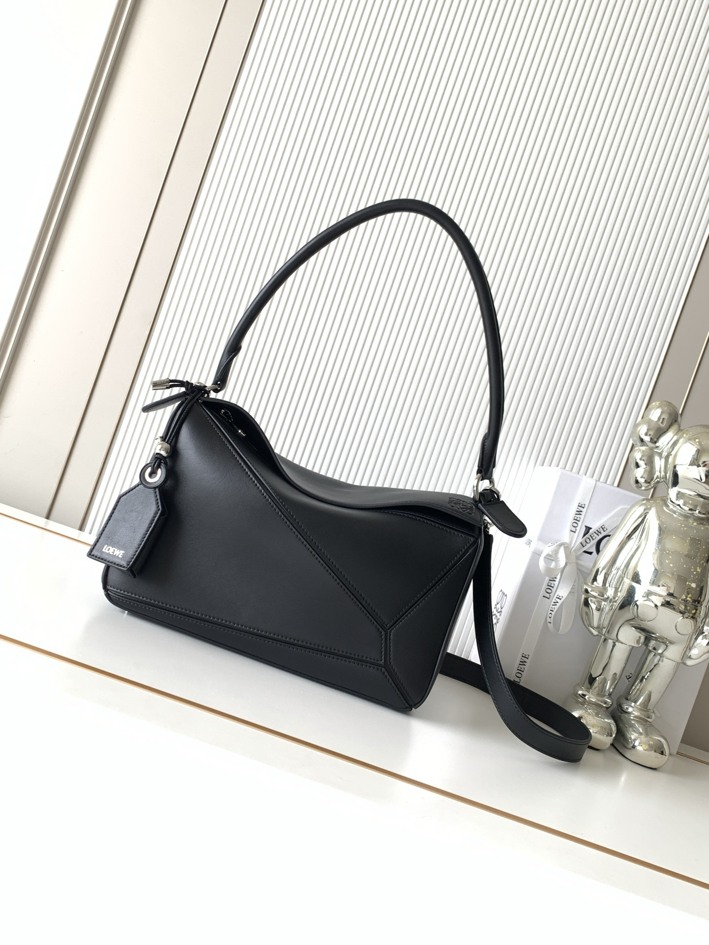 [TOP] LOEWE  Featherlight Puzzle Bag Sheepskin 29*19.5*12 CM - Black - 711 Luxury