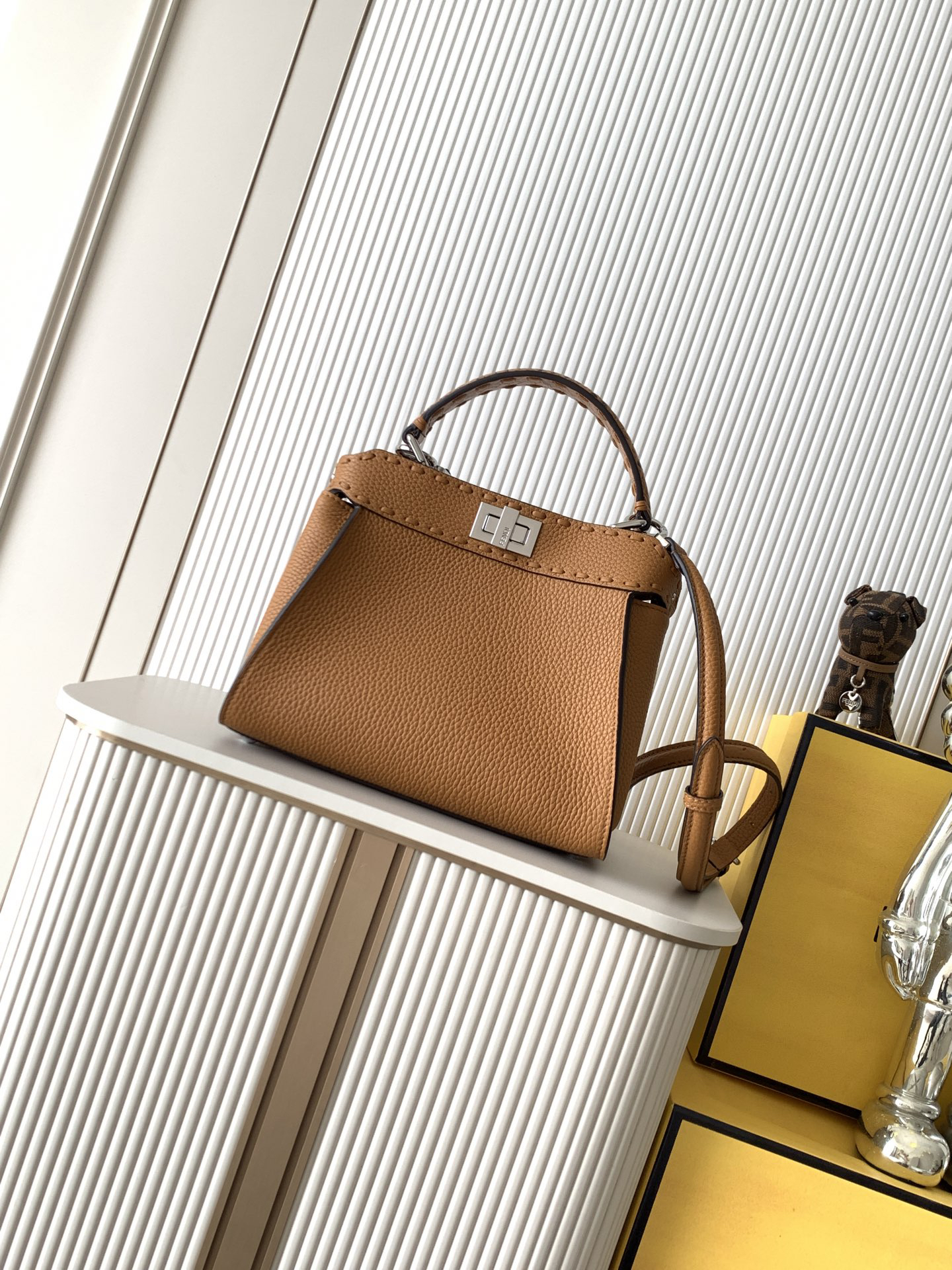 [TOP] FENDI Peekaboo Bag 23x11x18cm - Brown - 711 Luxury