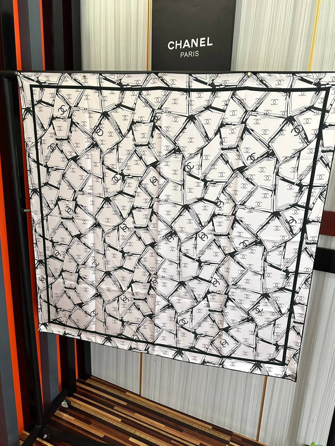 [TOP] CHANEL Scarf 90x90 cm - White - 711 Luxury