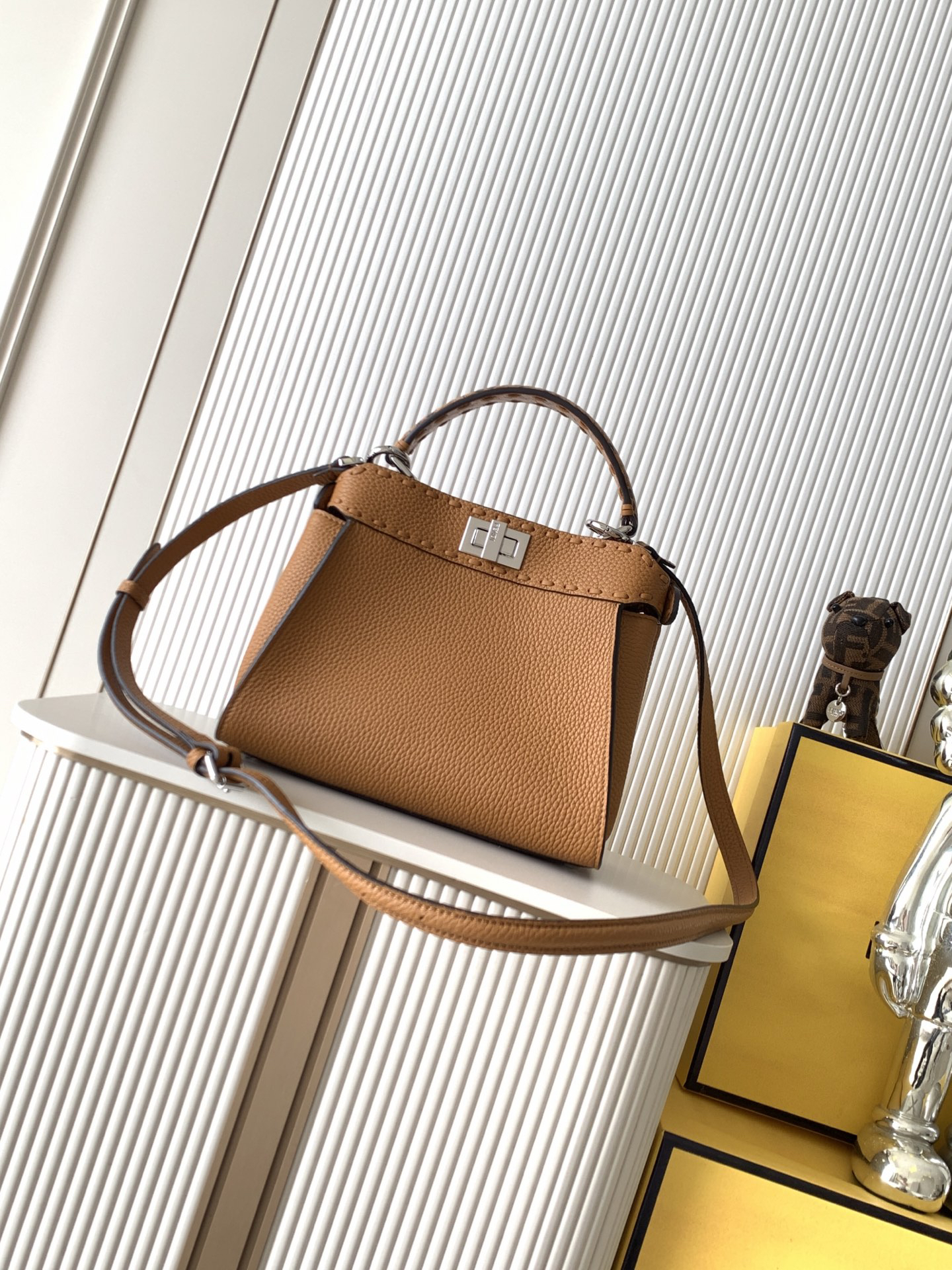 [TOP] FENDI Peekaboo Bag 23x11x18cm - Brown - 711 Luxury