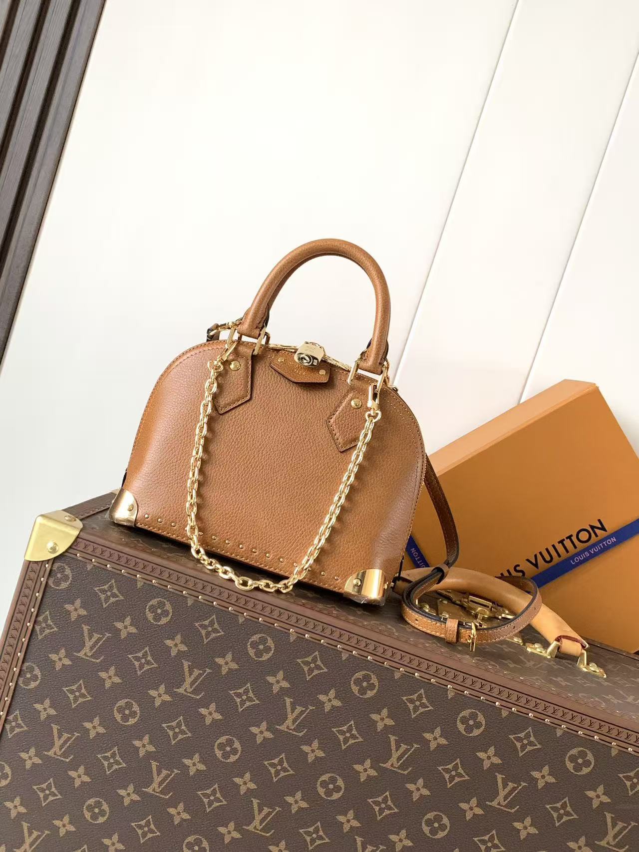 [TOP] Louis Vuitton LV ALMA TRUNK BB 22 x 19 x 11 cm - Brown - 711 Luxury