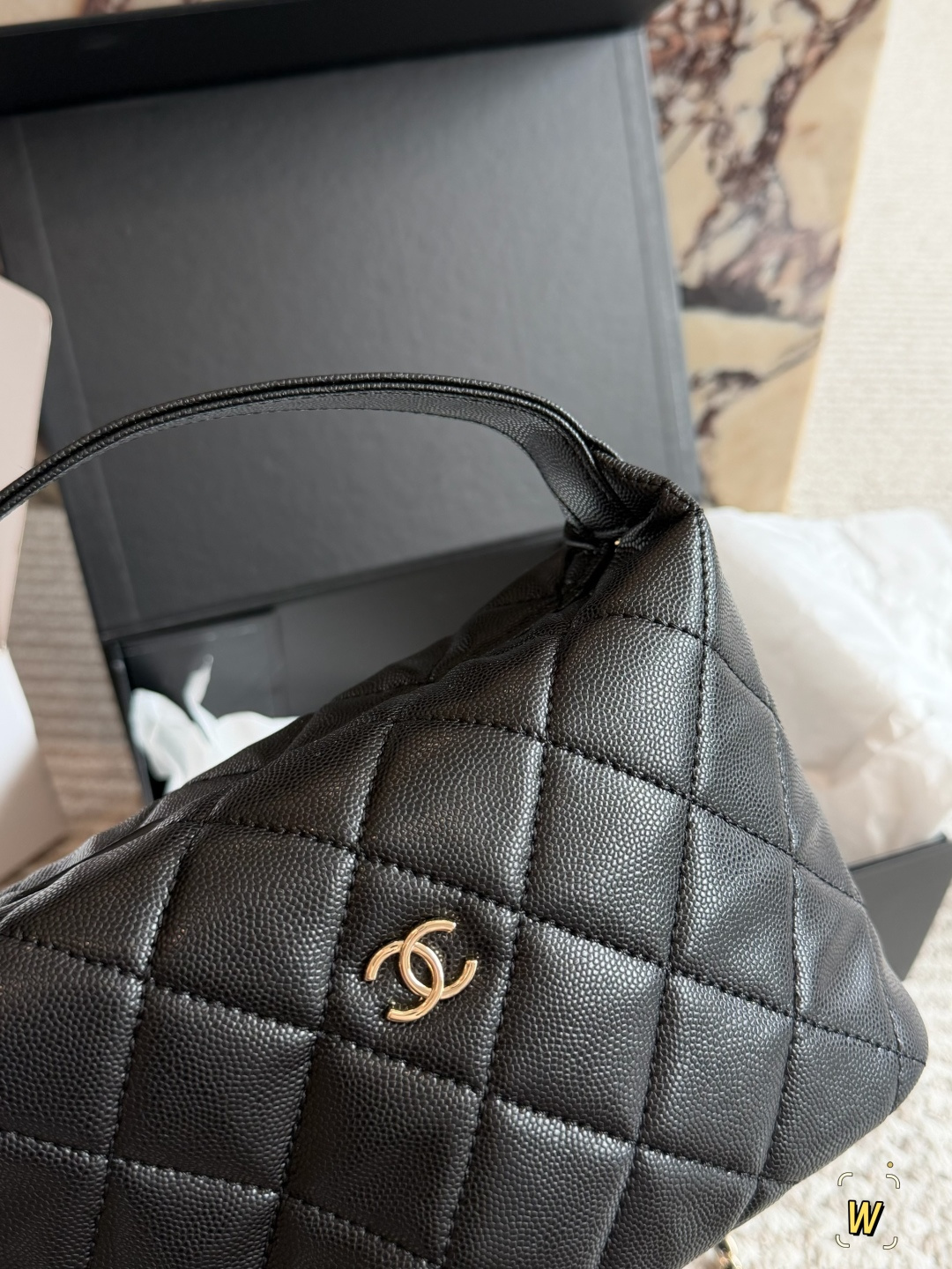 Chanel 25c Hobo Quilted Leather Bag with Gold-Tone Hardware (Replica)