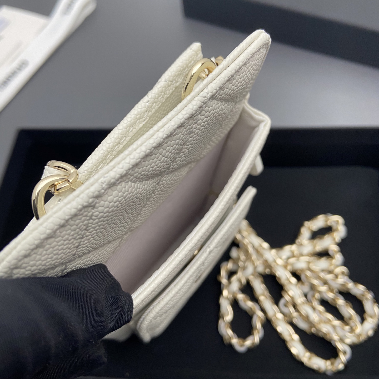 [TOP] CHANEL Phone Bag 18.5-9-3cm - White