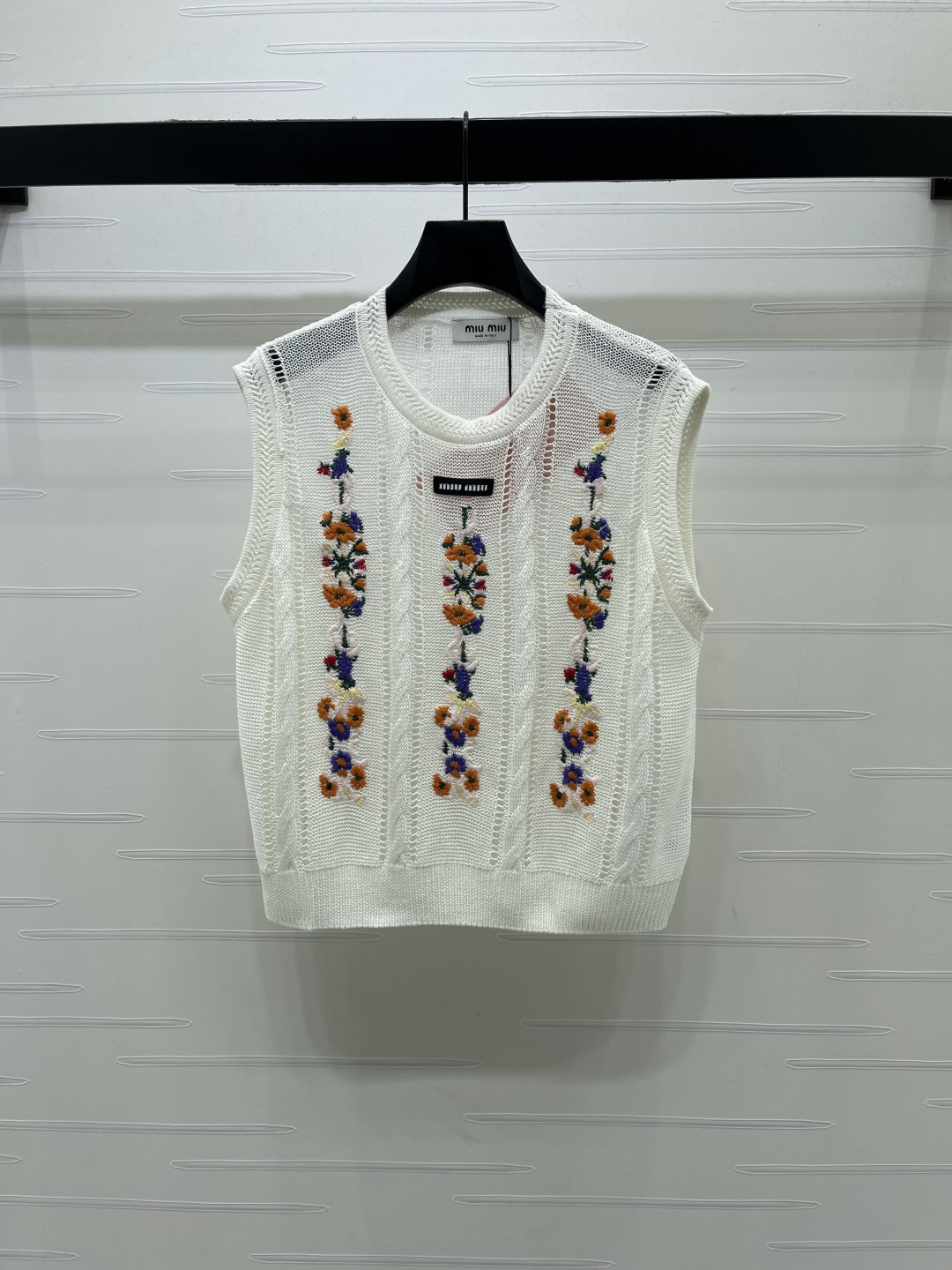 [TOP] Miu Miu Knit Vest - White - 711 Luxury