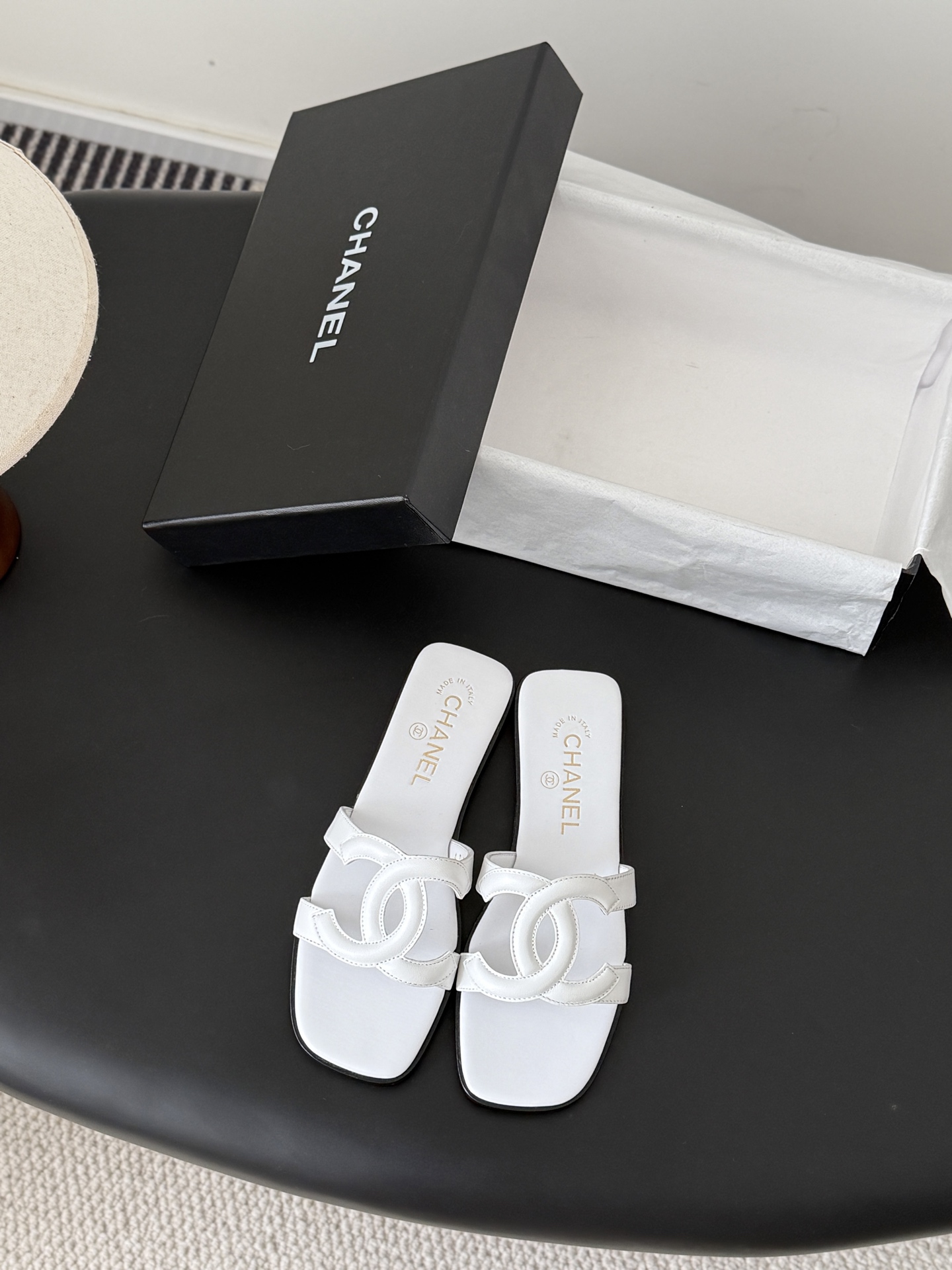 [TOP] CHANEL Slippers - White - 711 Luxury