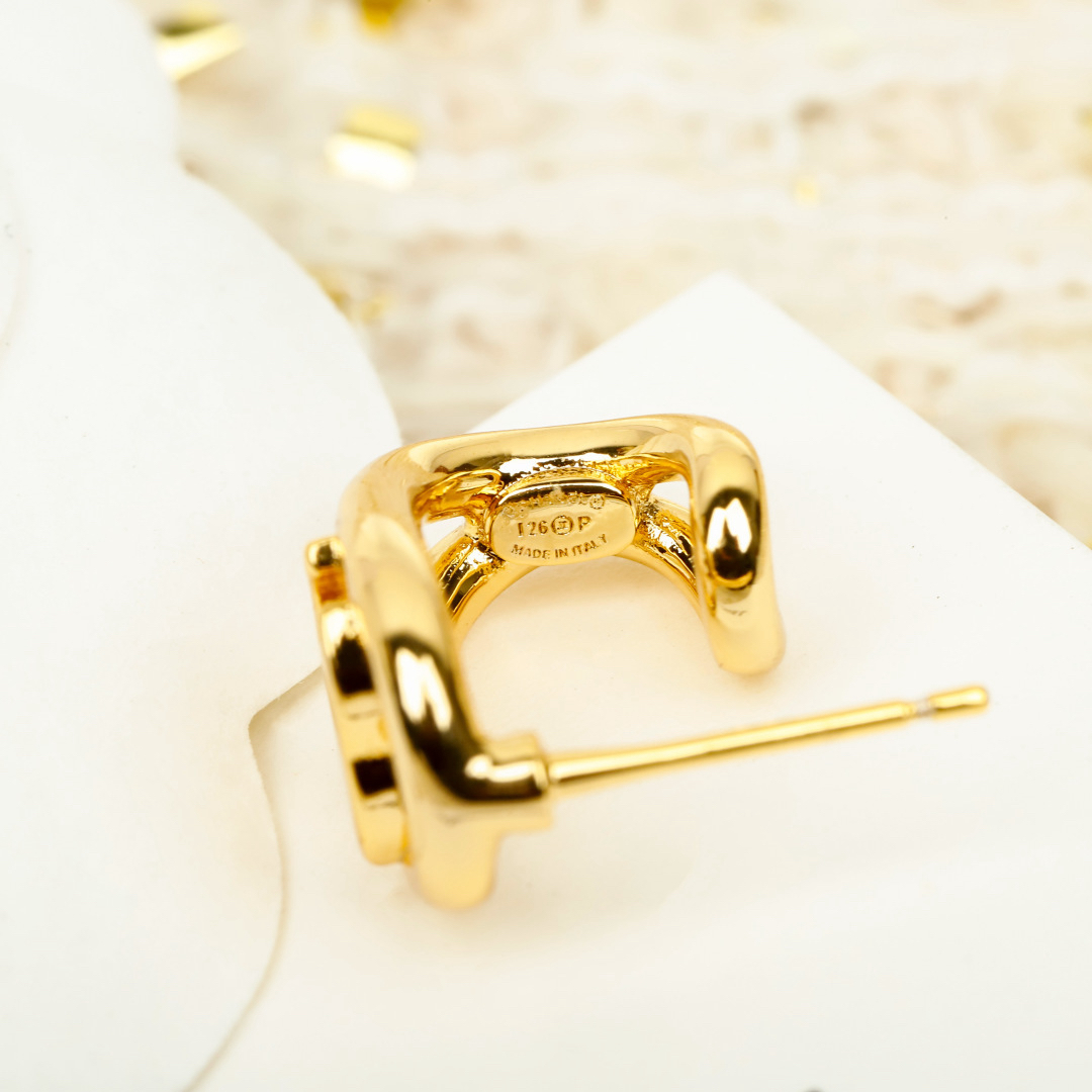 [TOP] CHANEL Earrings - Gold