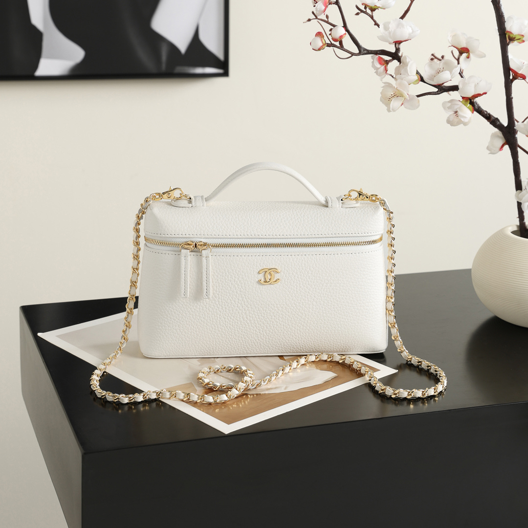 [TOP] CHANEL Pouch Bag with Chain 17x19.5x5cm - 3 Color & GHW - 711 Luxury