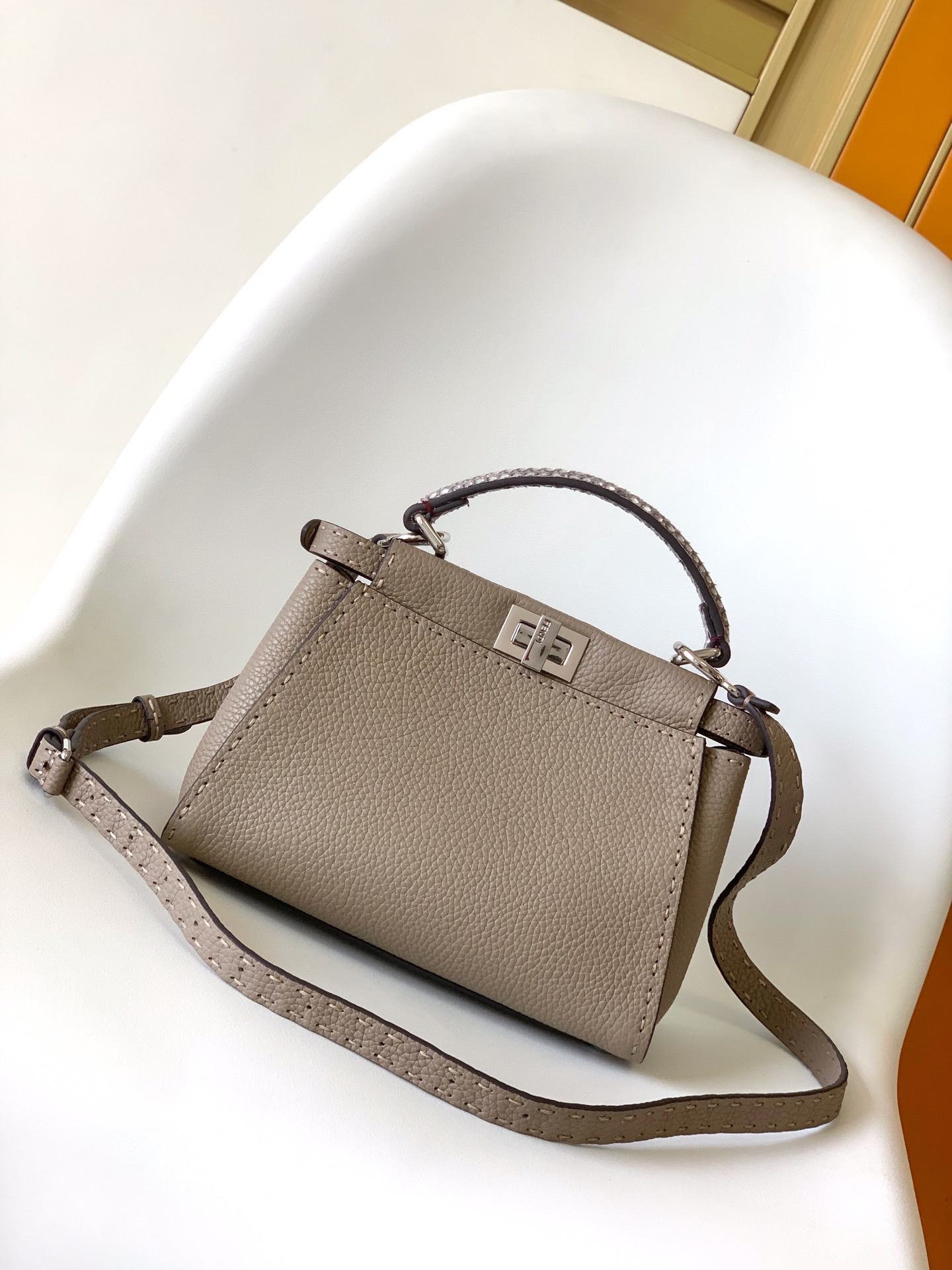 [TOP] FENDI Peekaboo Bag 23x11x18cm - Gray - 711 Luxury