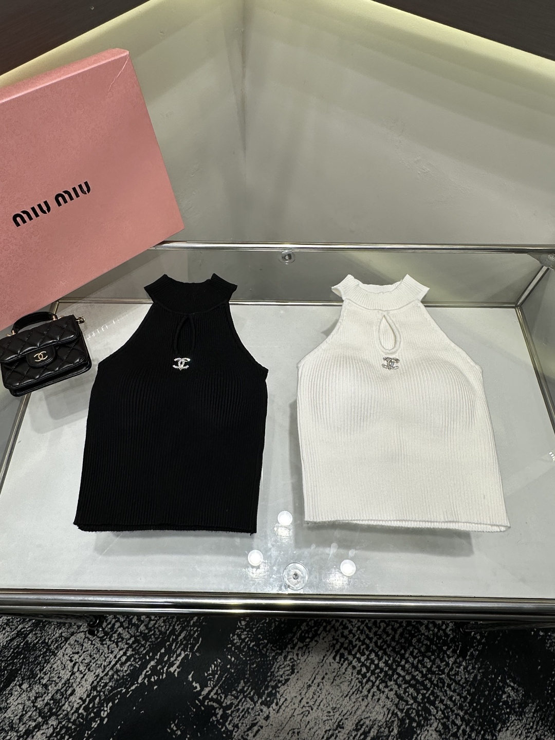 [TOP] CHANEL Knit Vest - 2 Color - 711 Luxury