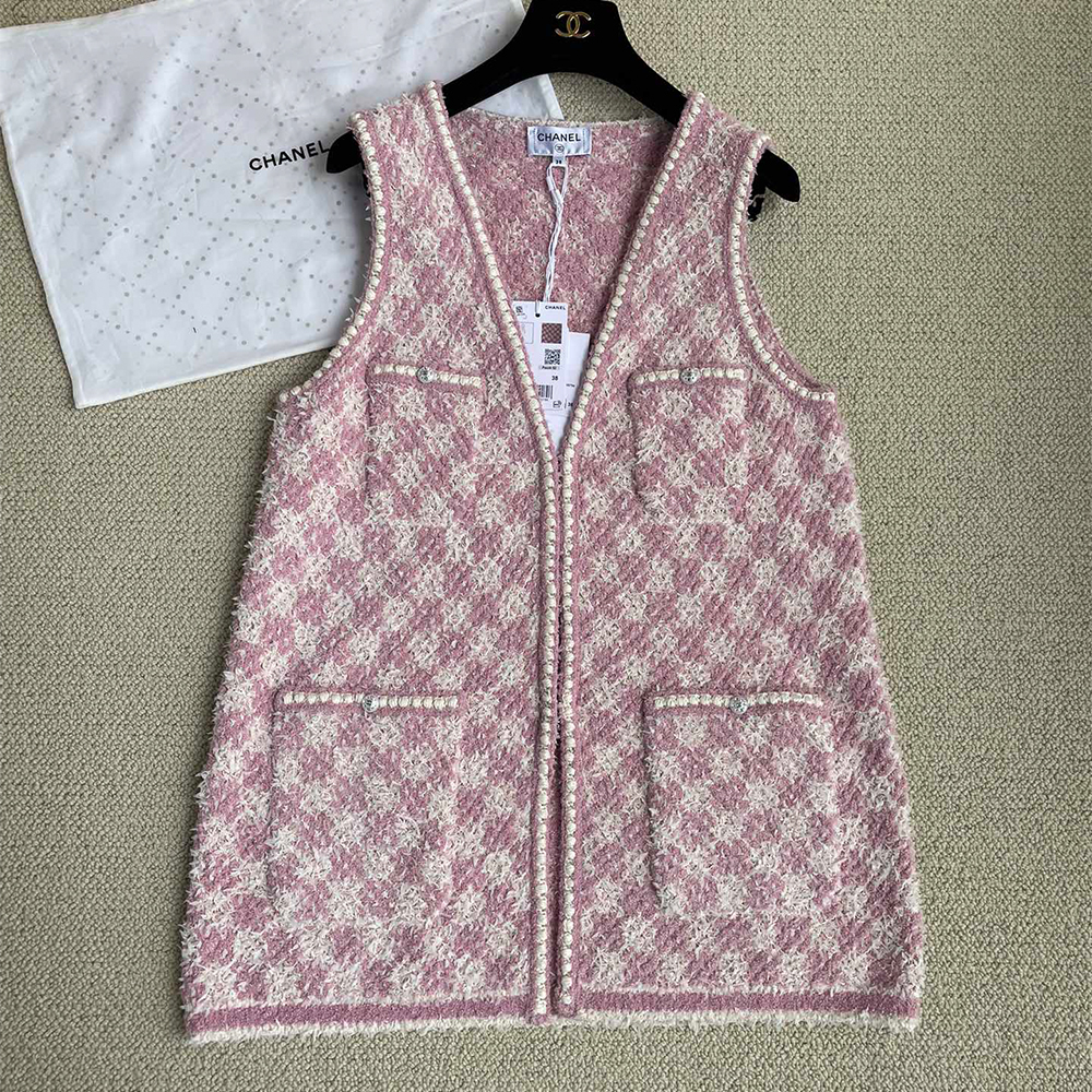 Chanel white Clothing Chanel Knitted Tweed Plaid Pink White Vest #395405 | Nigo Office