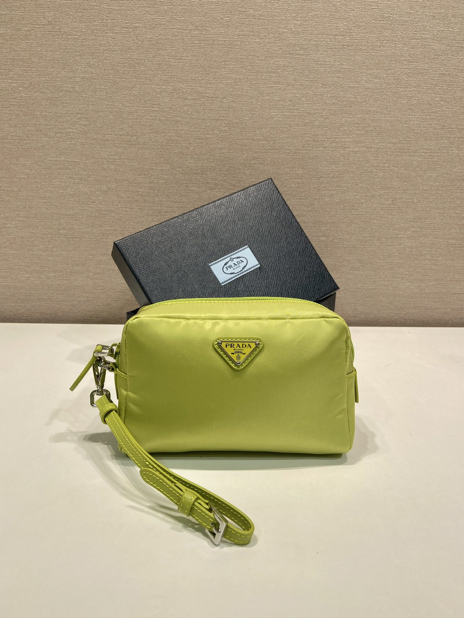 [TOP] PRADA Re-Nylon Bag 17x11x5.5cm - Green - 711 Luxury