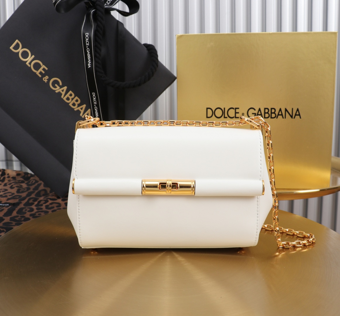 [TOP] Dolce & Gabbana D&G Shoulder Bag 18x10.6x7cm - White - 711 Luxury