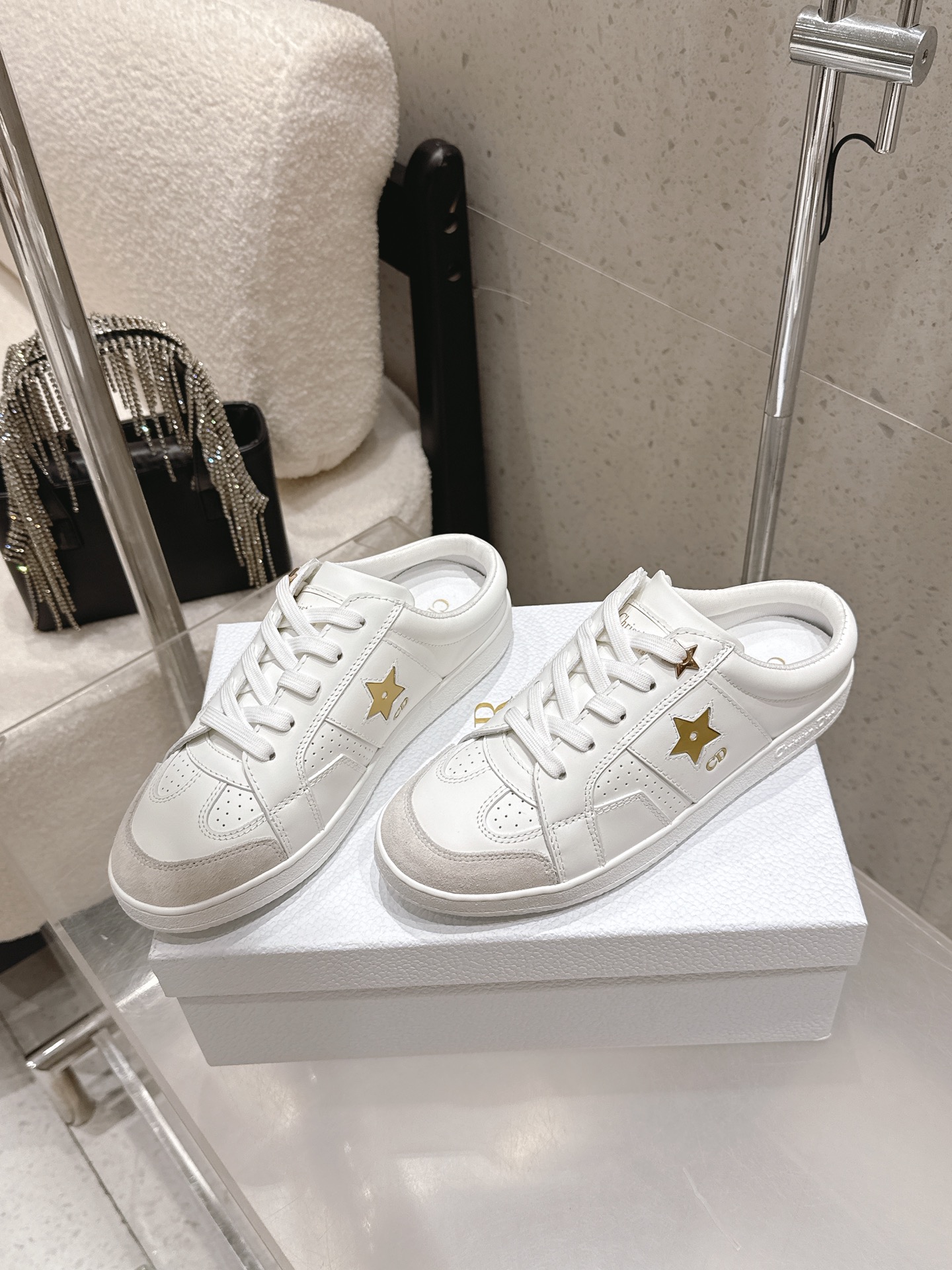 [TOP] Christian Dior Cowhide Casual Shoes - White - 711 Luxury