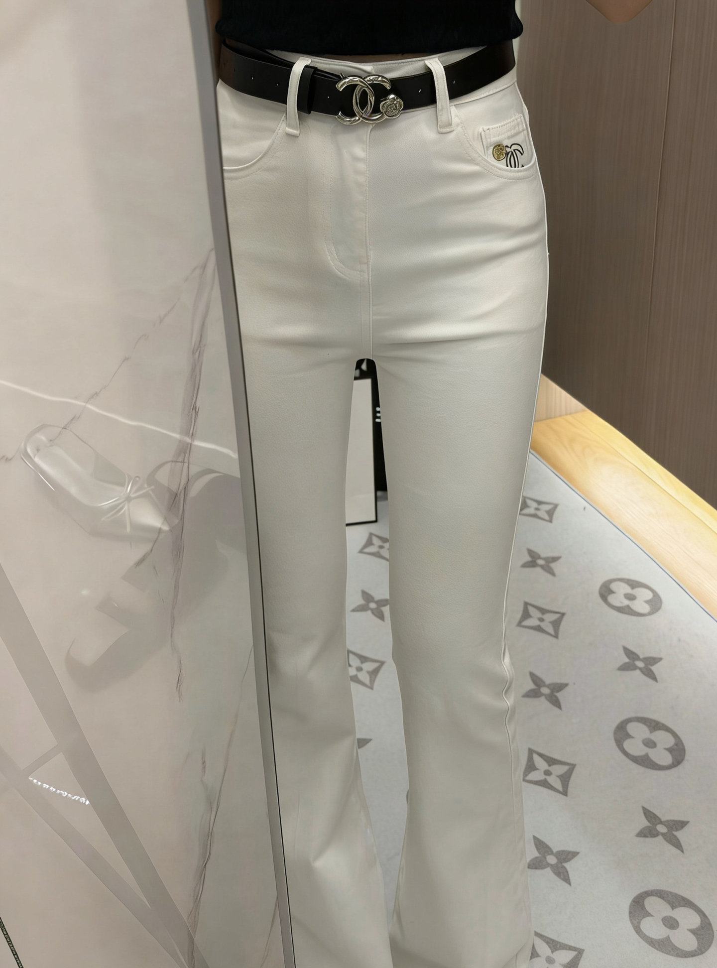 [TOP] CHANEL Pants - White