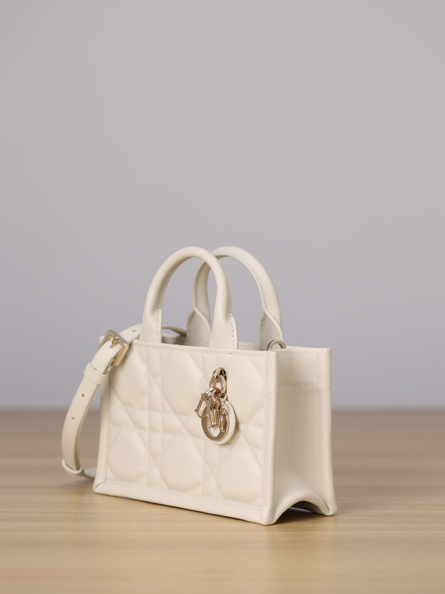 [TOP] Christian Dior Book Tote 21.5x13x7.5cm - White