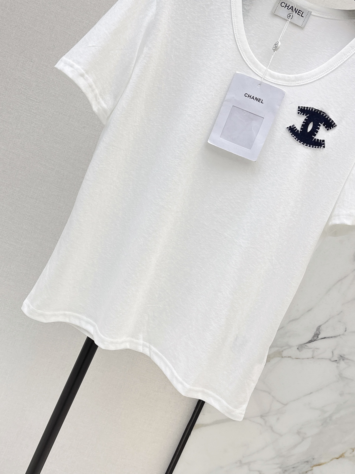 [TOP] CHANEL Short-Sleeve T-Shirt - White