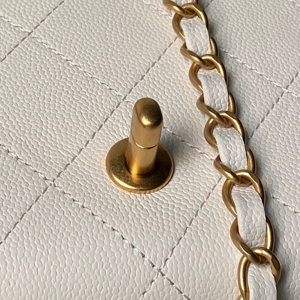 [TOP] CHANEL Handle Bag Calfskin 11.5x19.5x5 cm - White