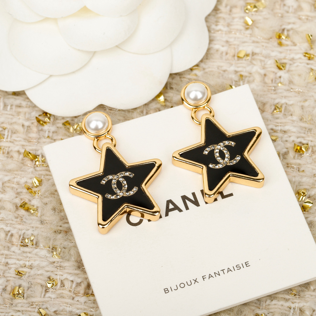 [TOP] CHANEL Earrings - Gold