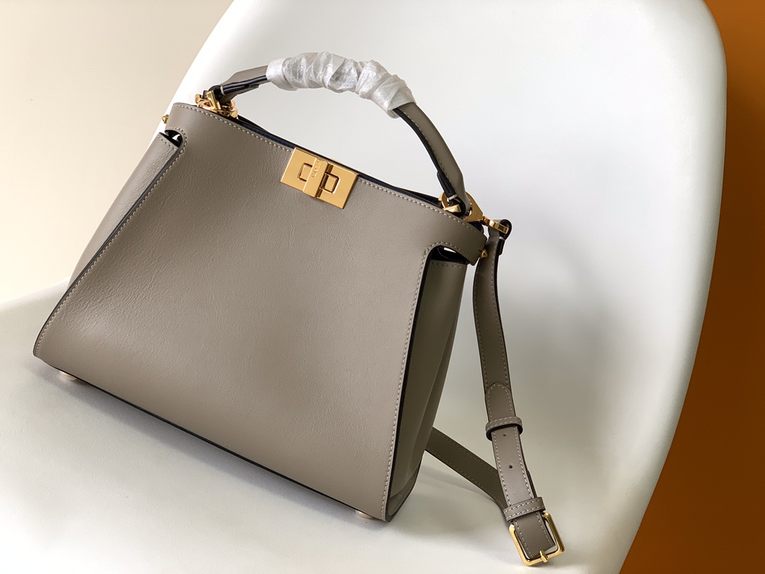[TOP] FENDI Peekaboo Essential Bag Cowhide 27x8x19cm - Gray - 711 Luxury