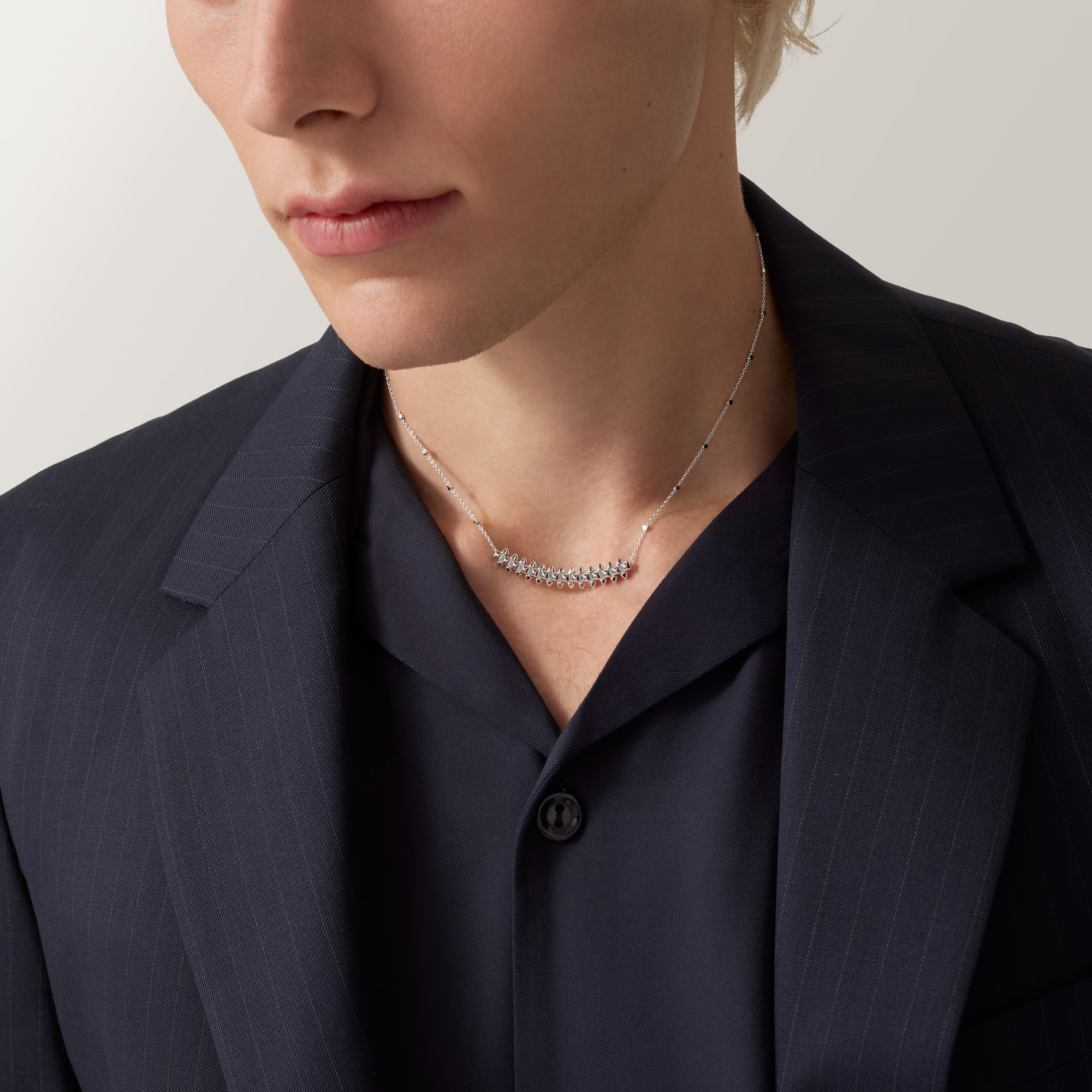 Carty Bullet Necklace, White Gold, Geometric Mesh