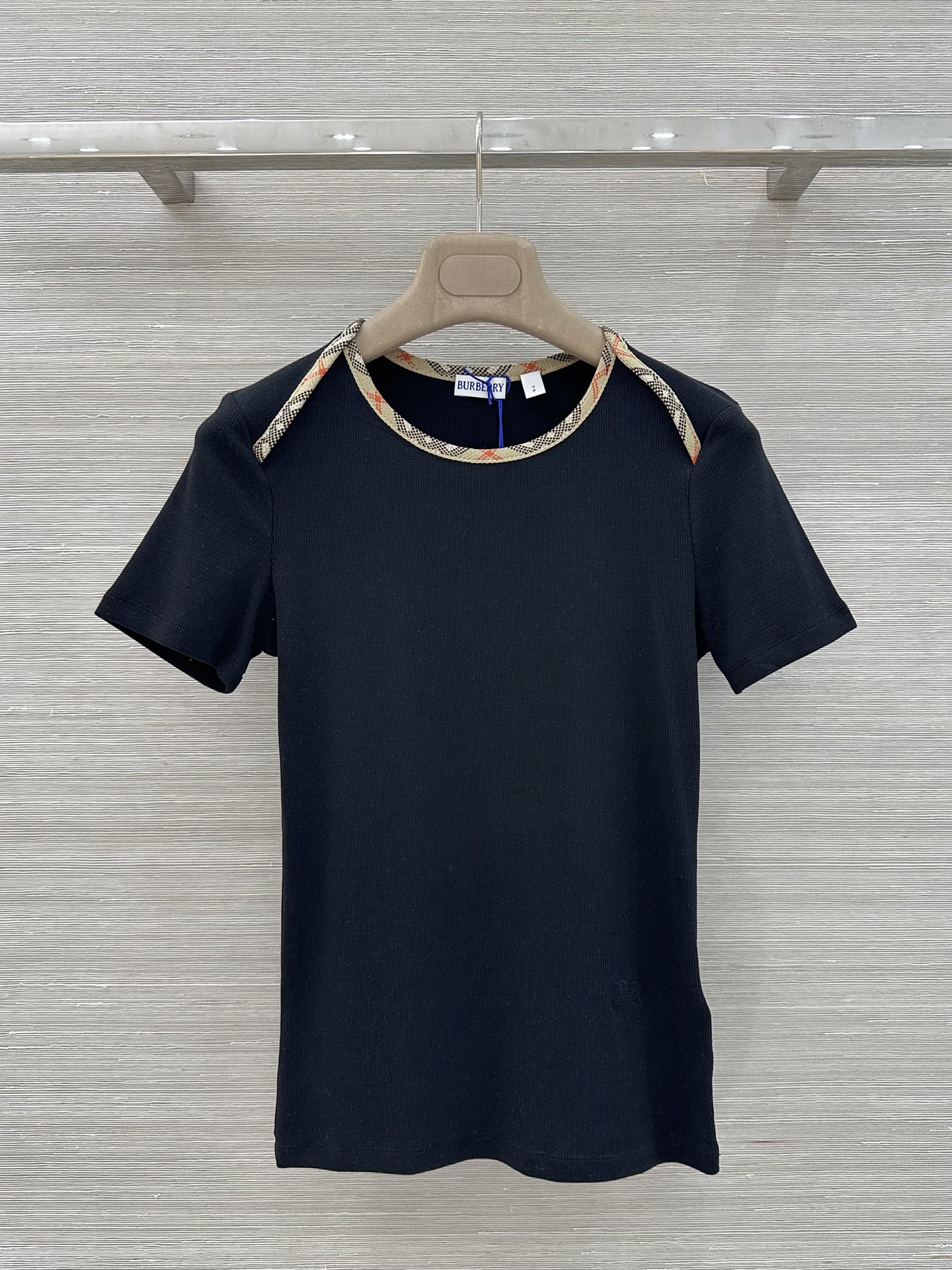 [TOP] BURBERRY T-shirt - Black - 711 Luxury
