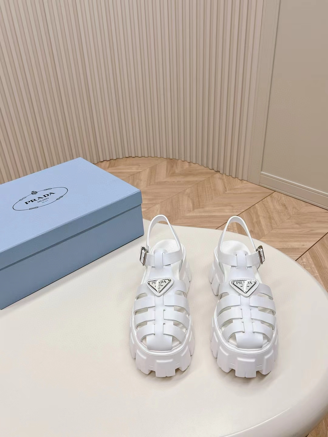 [TOP] PRADA Sandals - White - 711 Luxury