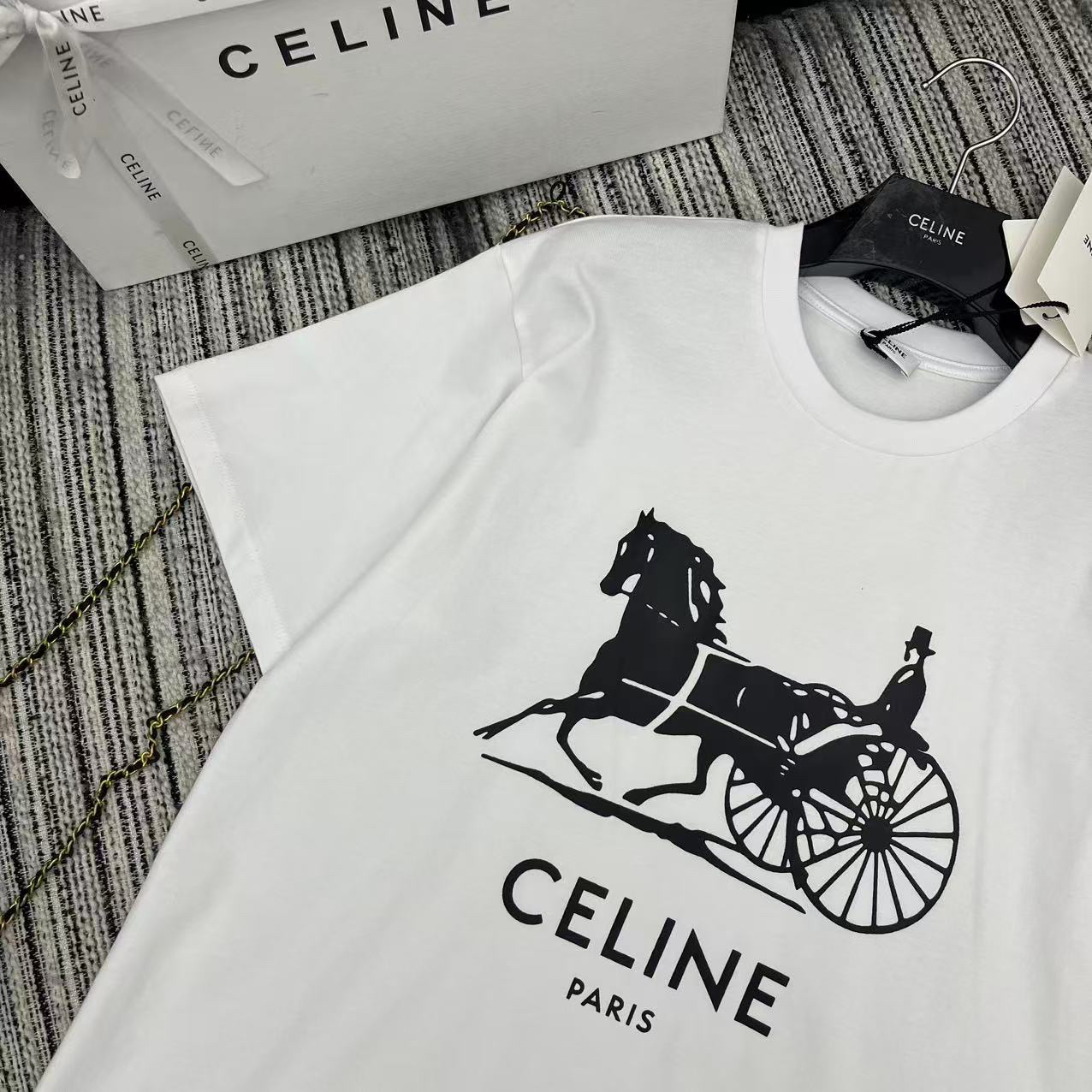 [TOP] CELINE Letter Print Short-Sleeve Crew Neck T-Shirt - White