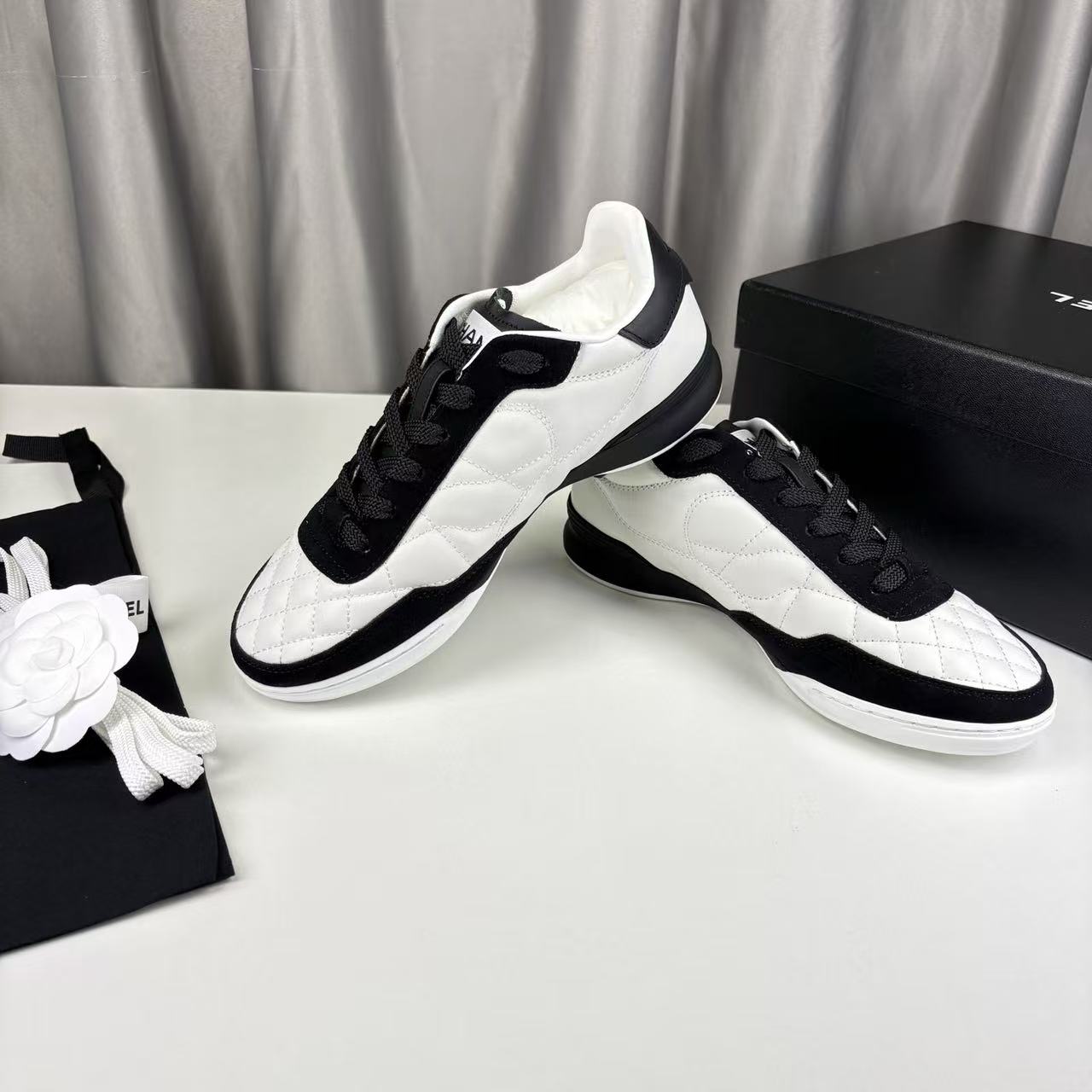 [TOP] CHANEL Sneakers - White - 711 Luxury