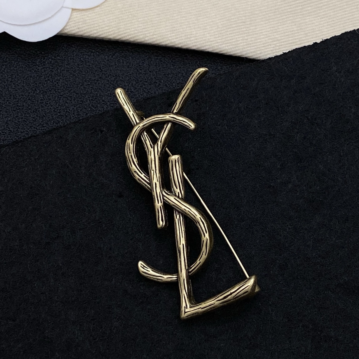 [TOP] Yves Saint Laurent YSL Brooch - 2 Color - 711 Luxury