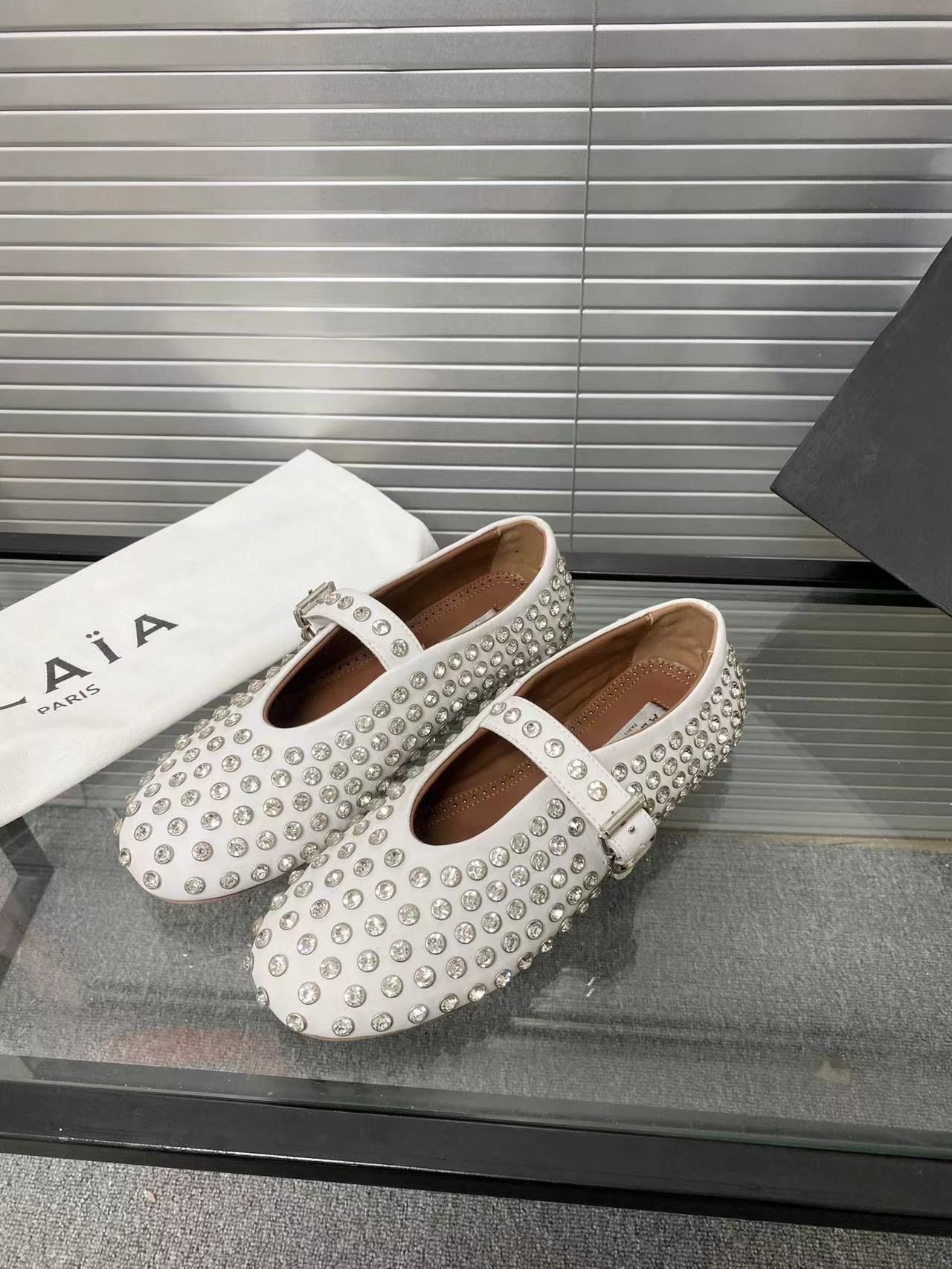 [TOP] ALAIA Flats - White - 711 Luxury
