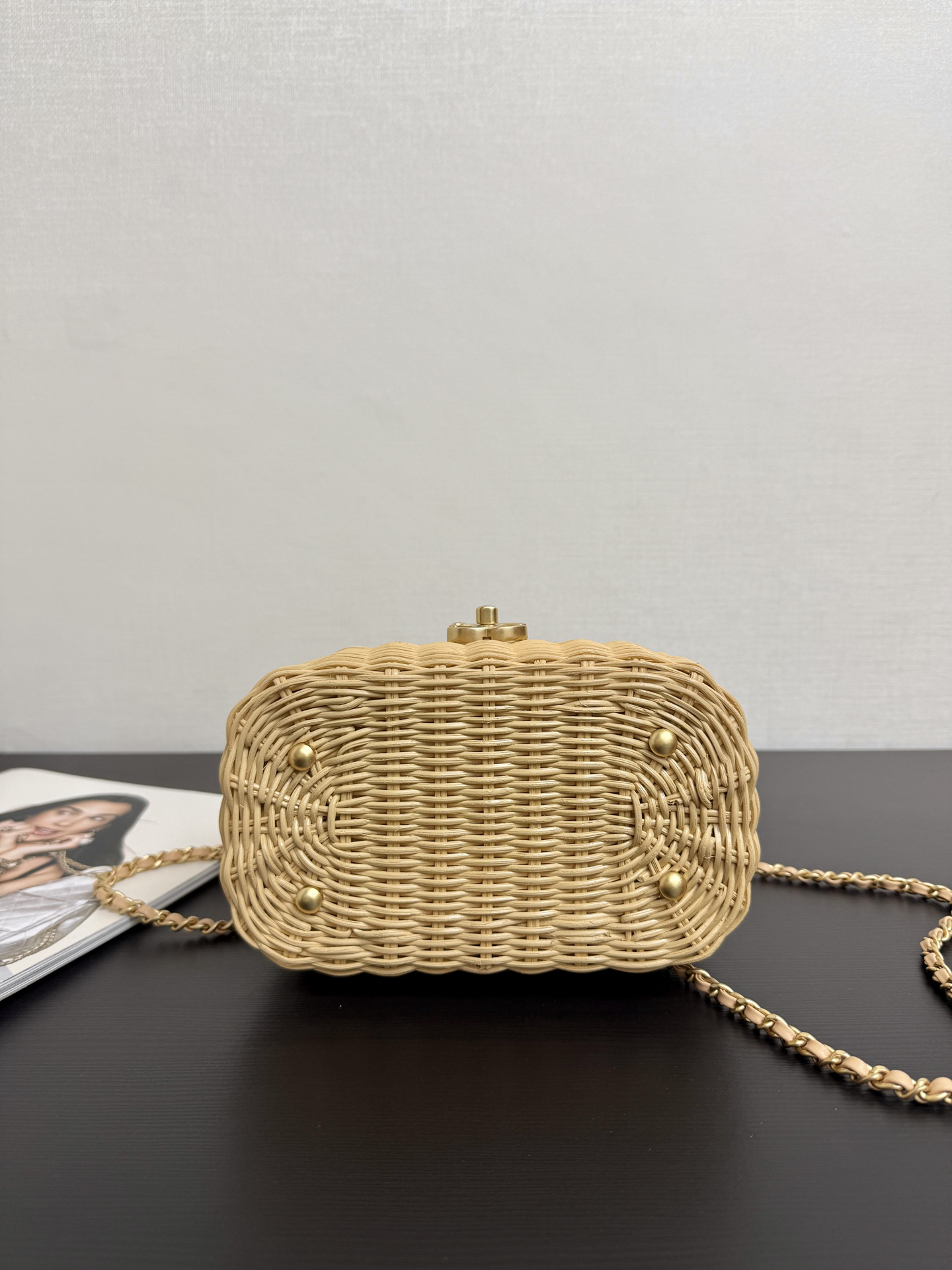 [TOP] CHANEL Bamboo Woven Handle Bag 20x11x12cm - 711 Luxury