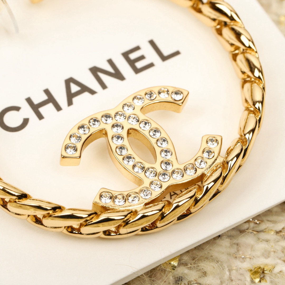 [TOP] CHANEL Earrings - Gold