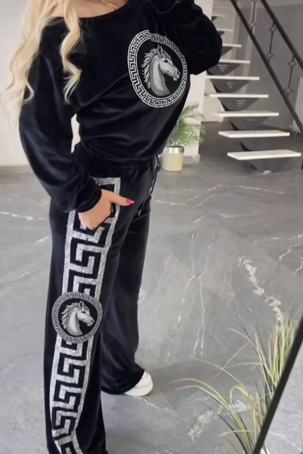 Women Round Neck Printed Casual Suit