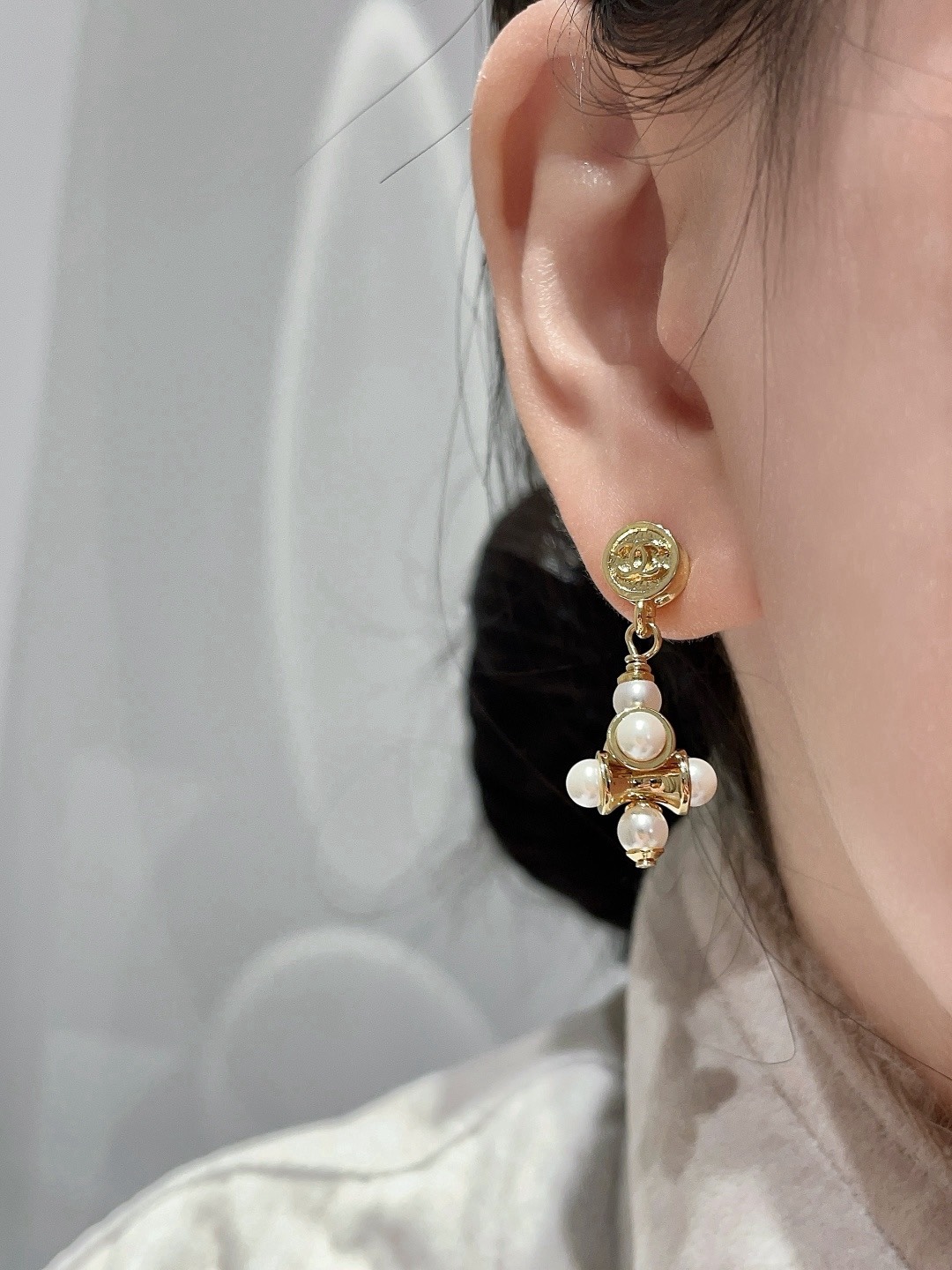 [TOP] CHANEL Earrings - Gold