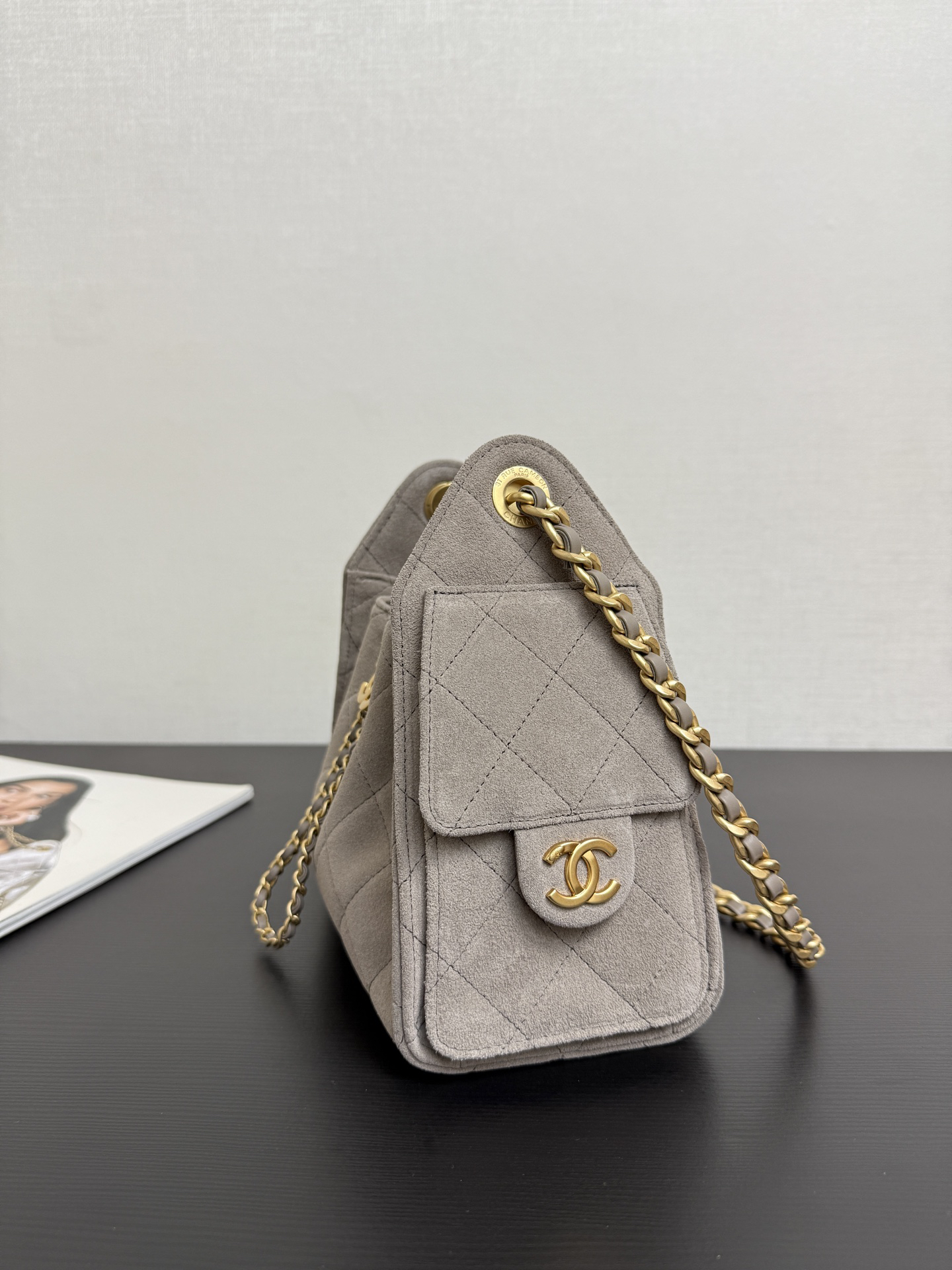 [TOP] CHANEL Hobo Bag 22x21x10cm - Gray & GHW - 711 Luxury