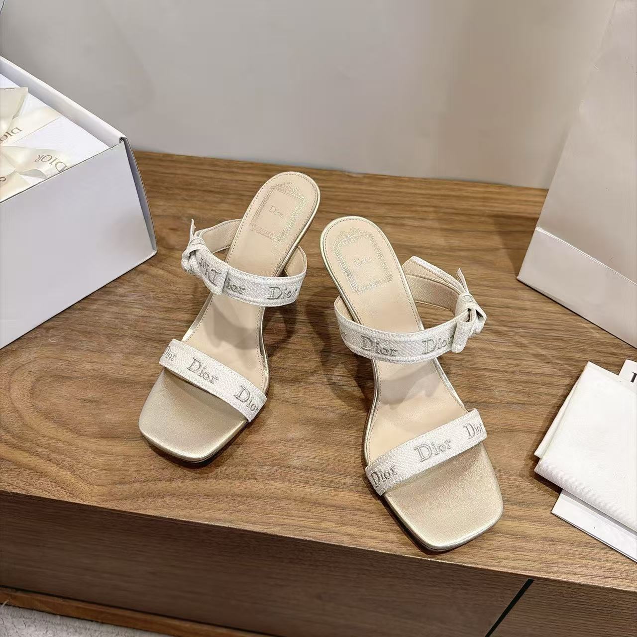 [TOP] Christian Dior Sandals - Beige - 711 Luxury