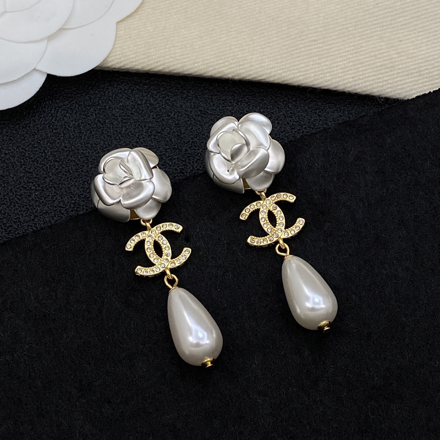 [TOP] CHANEL Earrings - Gold - 711 Luxury