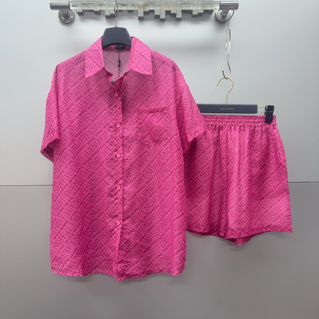 [TOP] FENDI Shirt + Shorts Suit - Pink