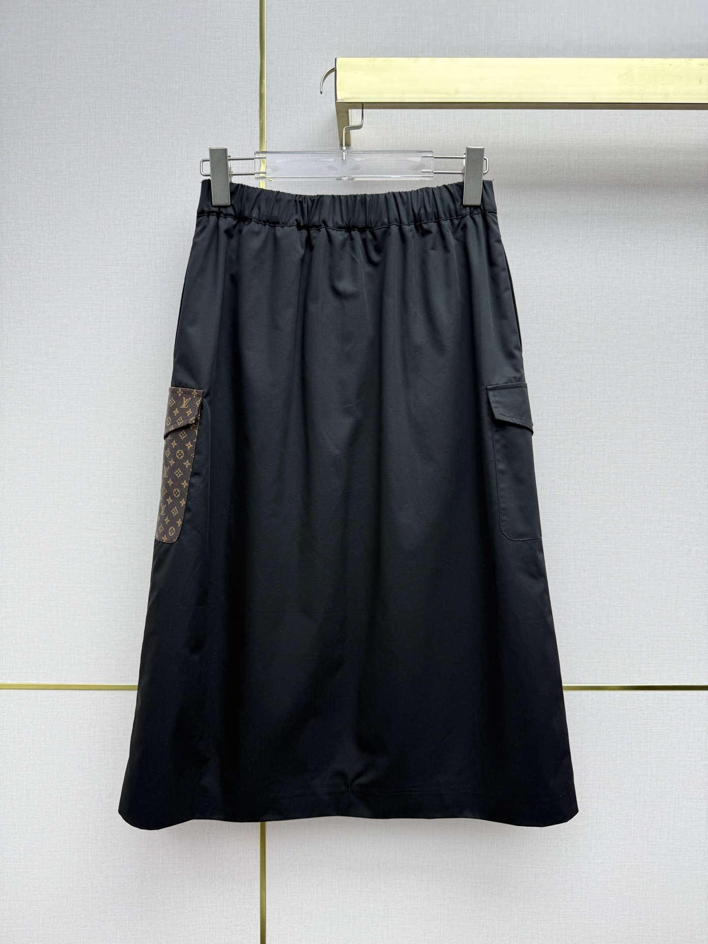 [TOP] Louis Vuitton LV Skirt - Black