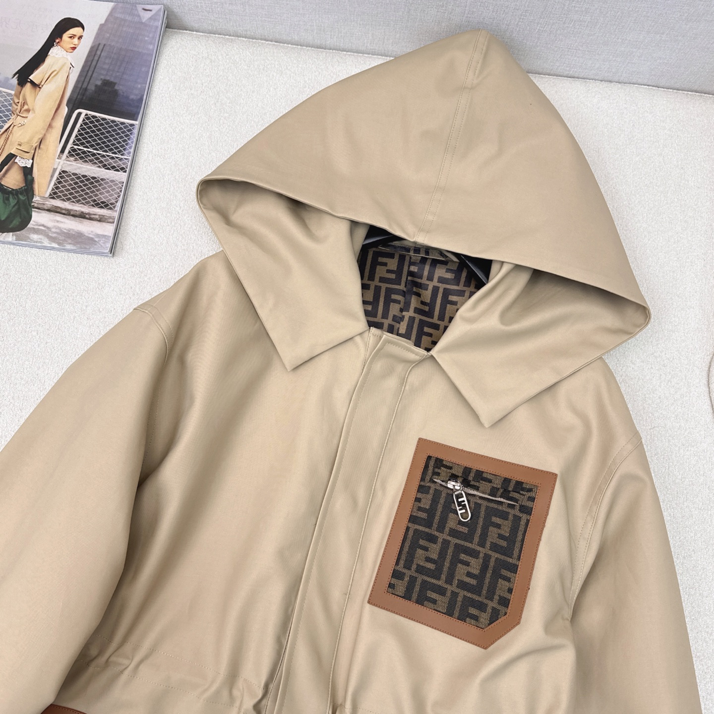 [TOP] FENDI Trench Coat - Khaki