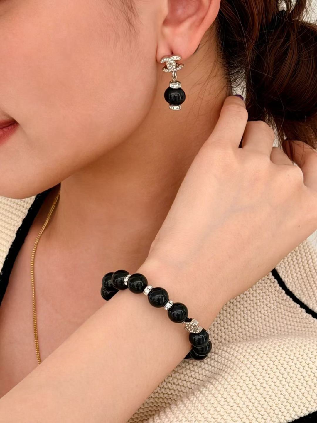 [TOP] CHANEL Earrings - 2 Color