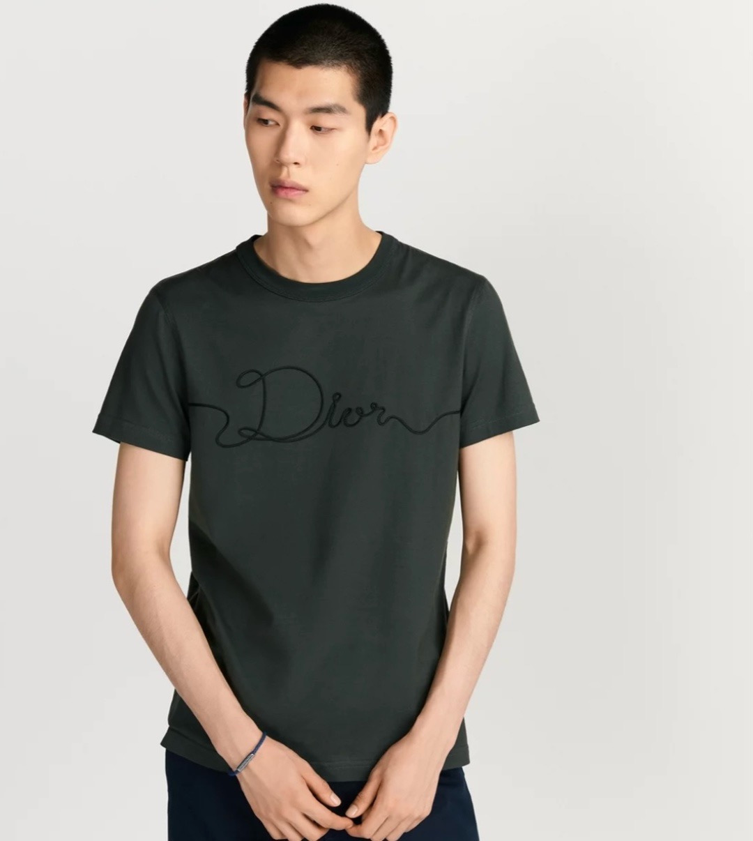 Dior Clothing Dior Homme Ribbon Logo Detailed Crewneck T-Shirt #394905 View 2 | Nigo Office