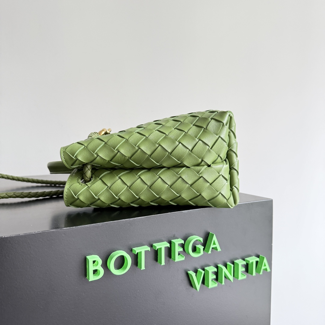 [TOP] Bottega Veneta BV Andiamo Bag Lambskin 25x22x10.5cm - Green - 711 Luxury