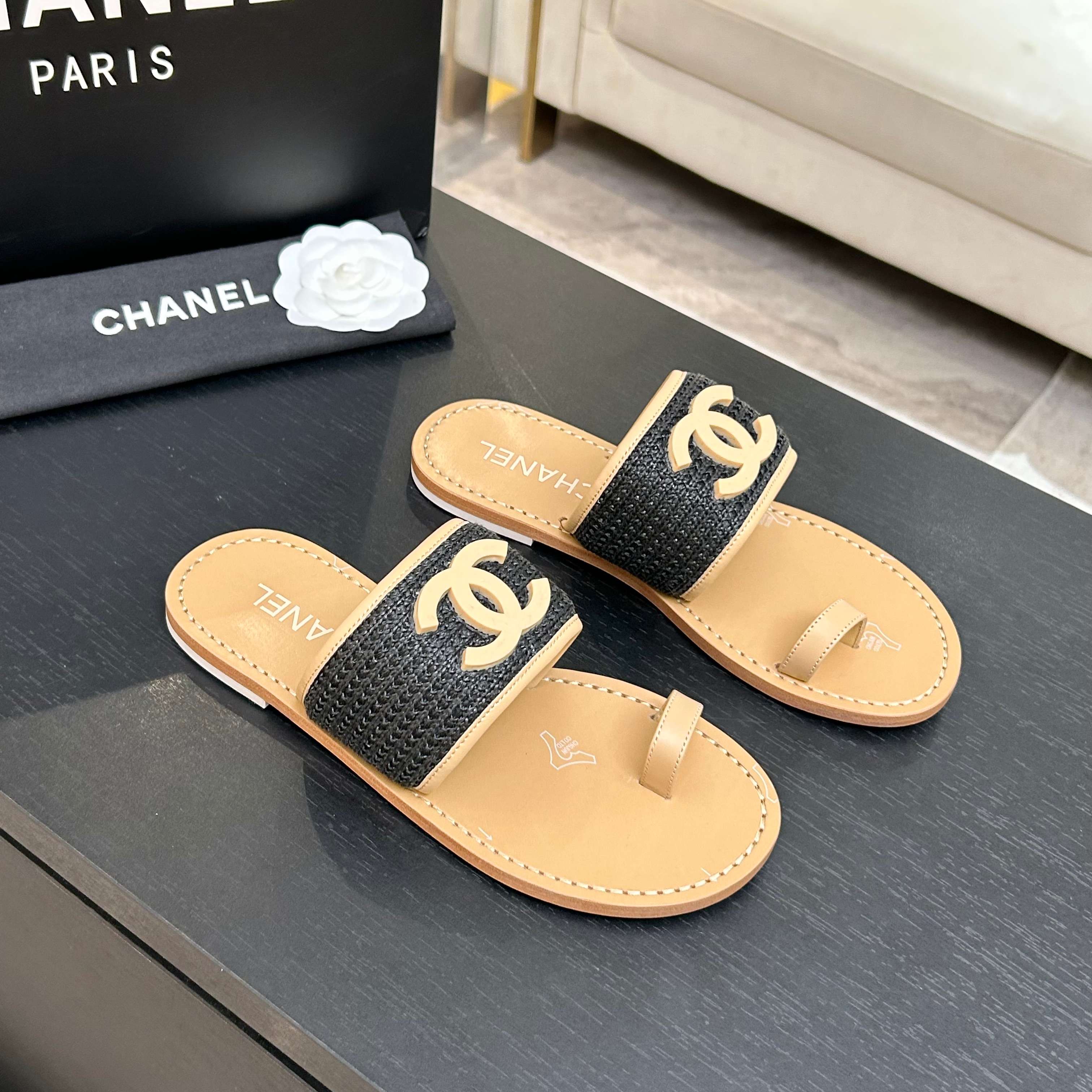 [TOP] CHANEL Slippers - Black - 711 Luxury