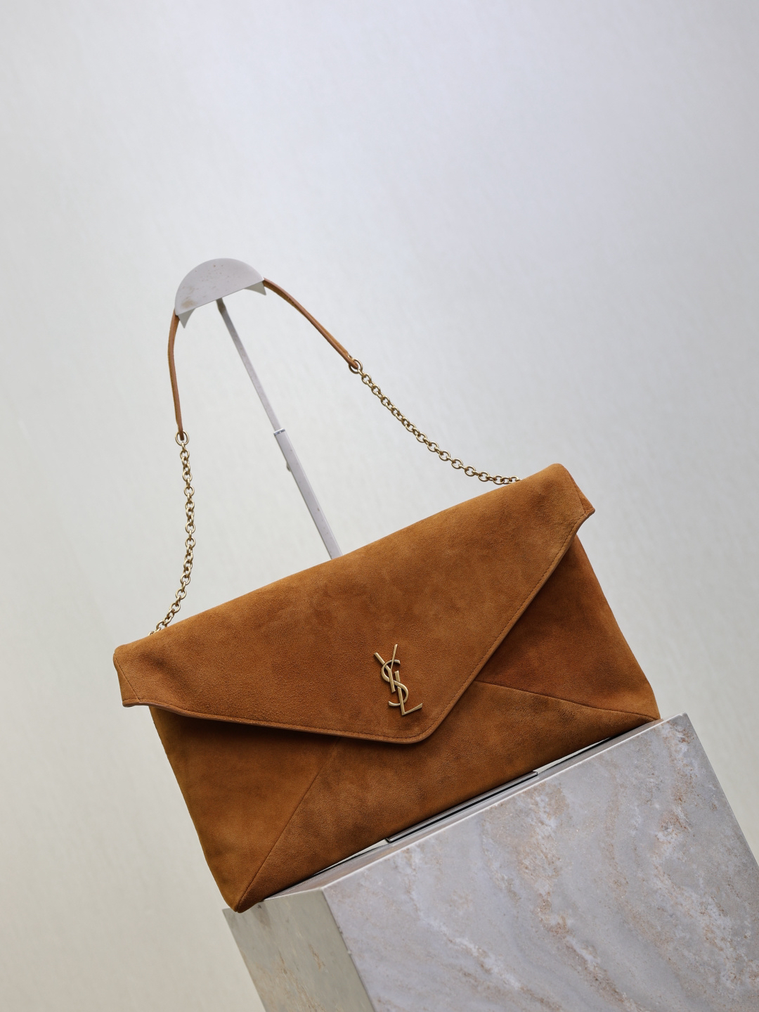 [TOP] Yves Saint Laurent YSL LE Chain Handbag Lambskin 35x22x3cm - Brown & GHW - 711 Luxury
