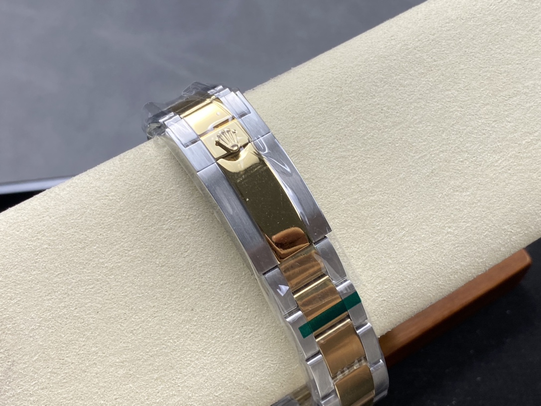 [TOP] ROLEX Men's Watch 40 mm - Gold