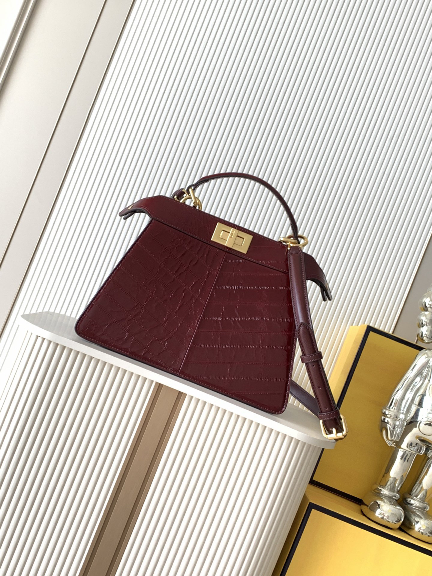 [TOP] FENDI Peekaboo ISeeU Bag 27x11x20cm - Dark Red - 711 Luxury