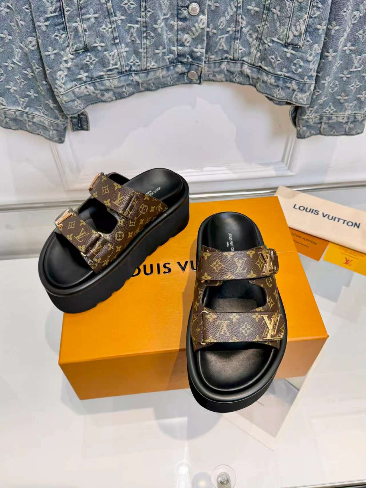 [TOP] Louis Vuitton LV Slippers - Brown - 711 Luxury